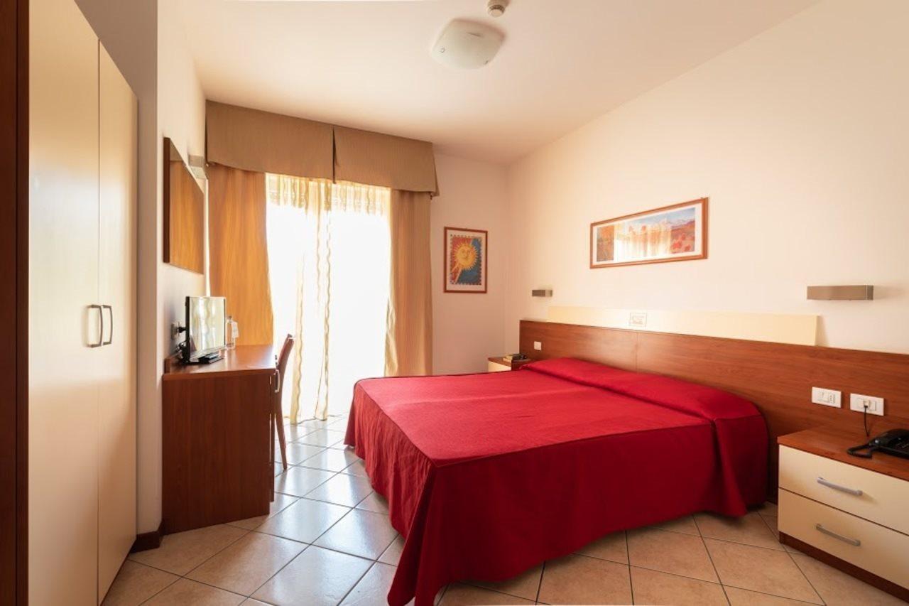 Hotel Sheila Lido di Jesolo Bagian luar foto