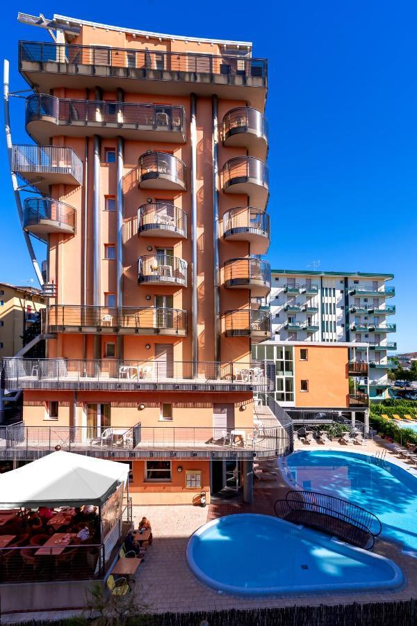 Hotel Sheila Lido di Jesolo Bagian luar foto