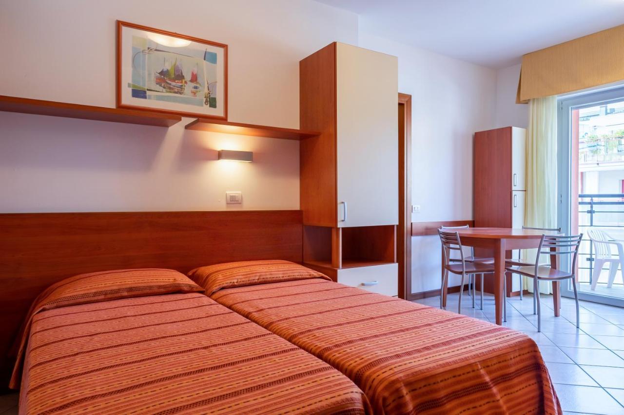 Hotel Sheila Lido di Jesolo Bagian luar foto