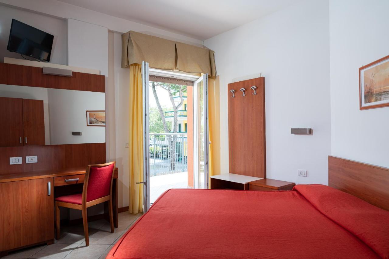 Hotel Sheila Lido di Jesolo Bagian luar foto