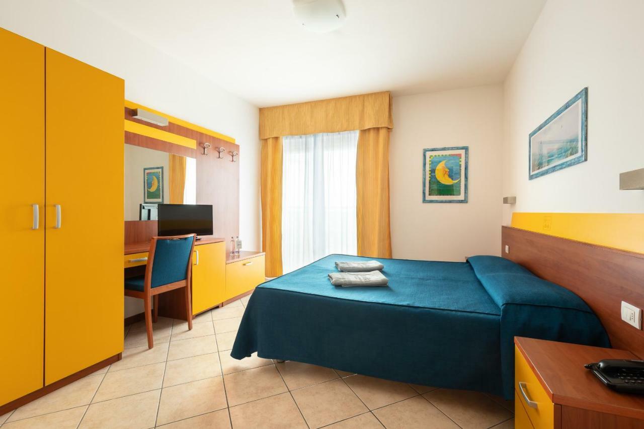 Hotel Sheila Lido di Jesolo Bagian luar foto
